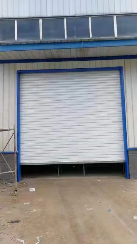 What are the common faults and solutions when debugging rolling doors?