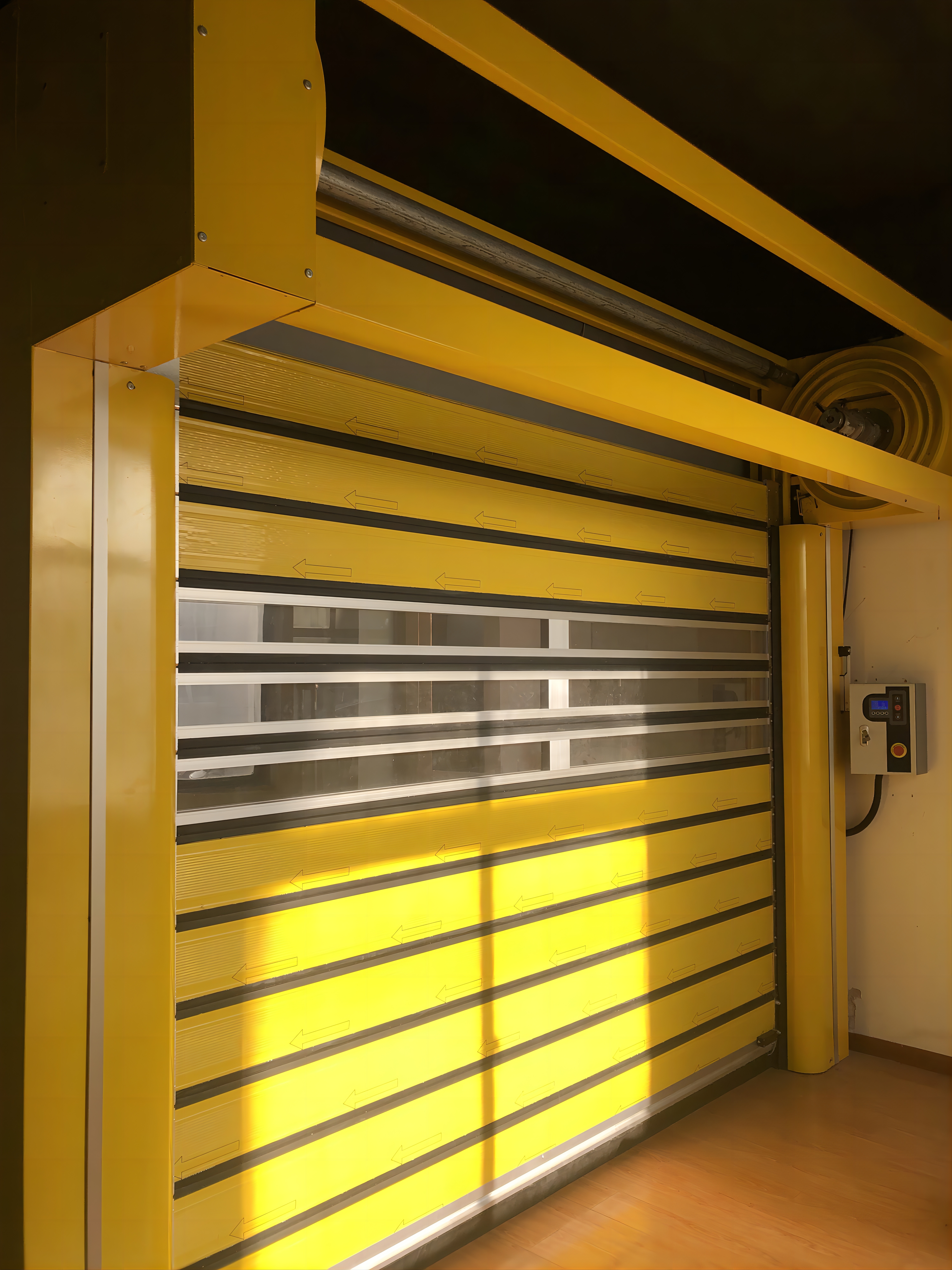 How to ensure the safety performance of hard fast doors