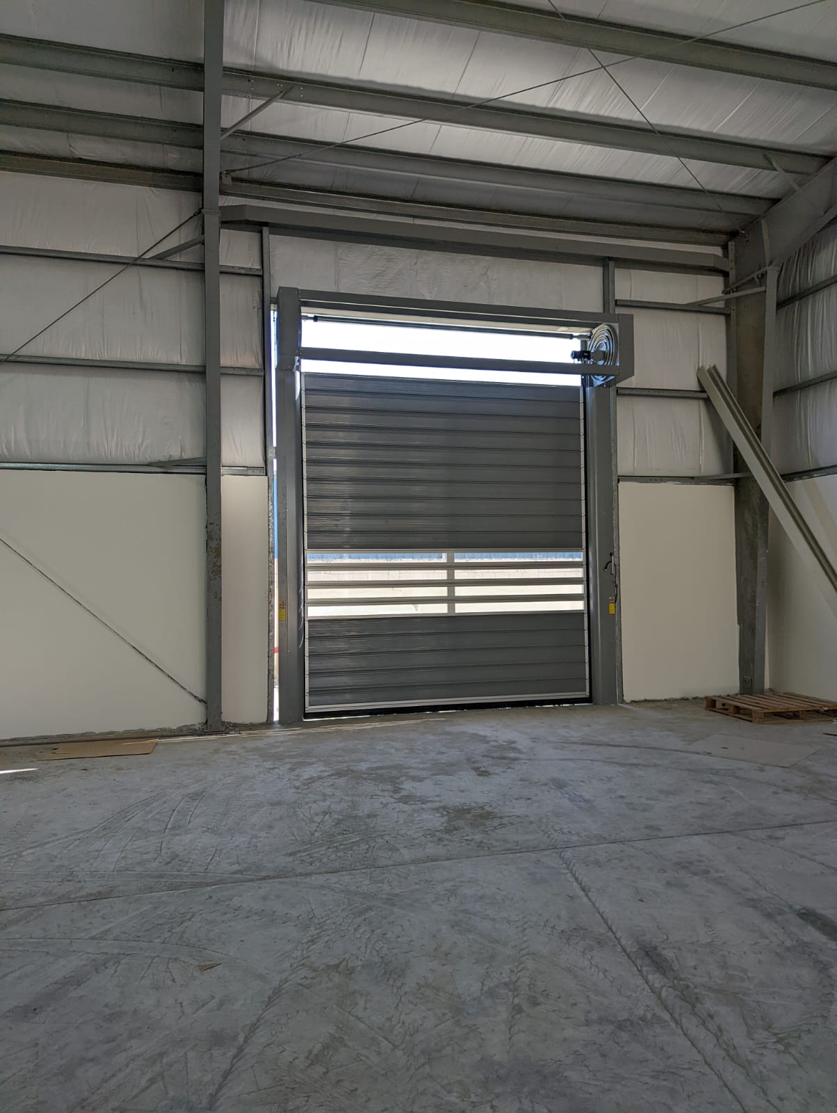 What is the maintenance cycle of a rigid fast door?
