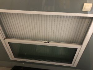 aliuminio durų langinė
