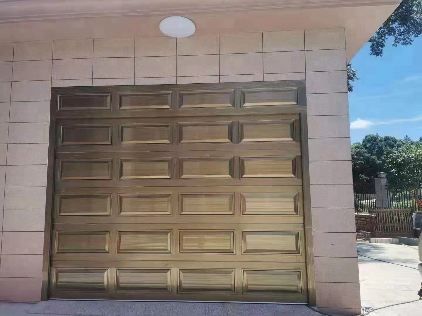 what is a roller shutter door