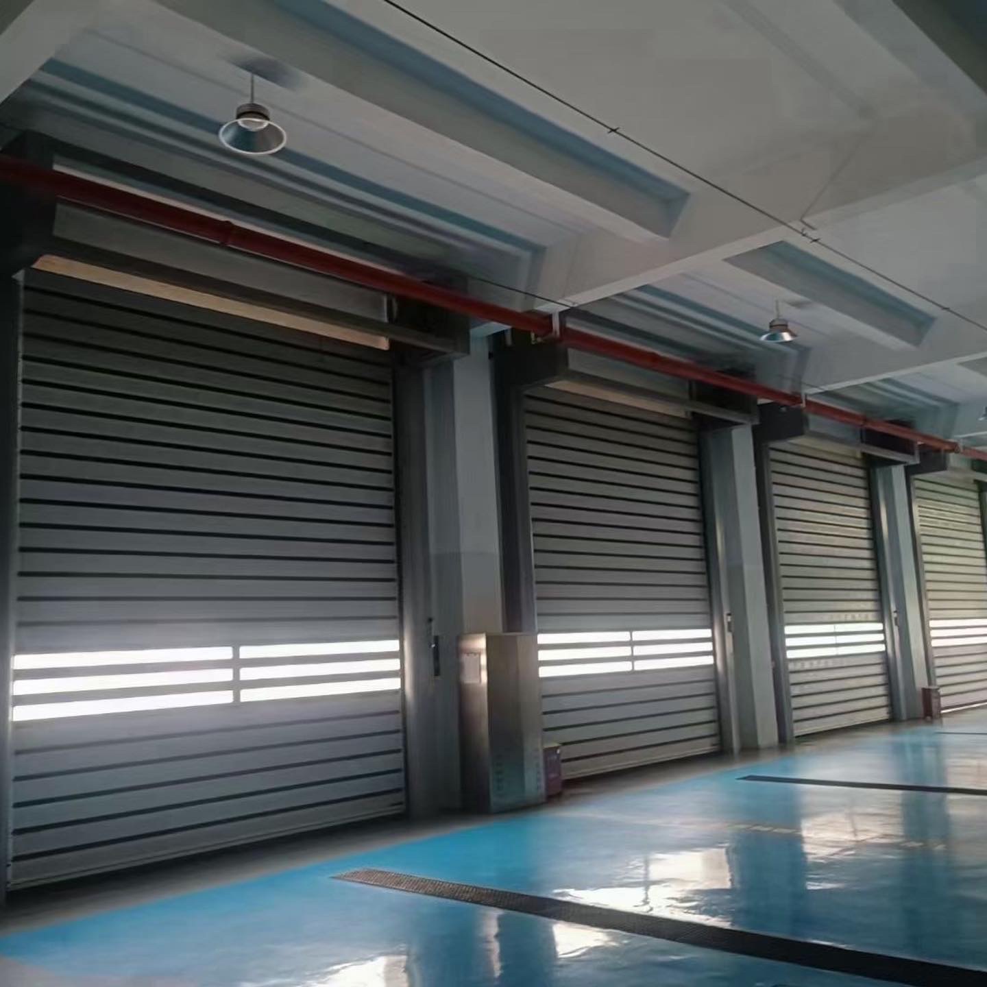 Can hard fast doors effectively withstand strong winds?