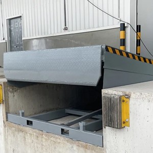CE Hydraulic Cylinder Dock Leveler Dock Lifting Leveler Loading Dock Leveler Equipment