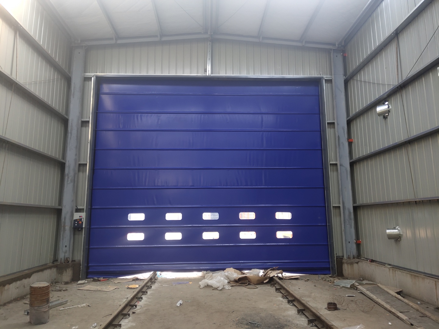 How to build a header for a sliding door