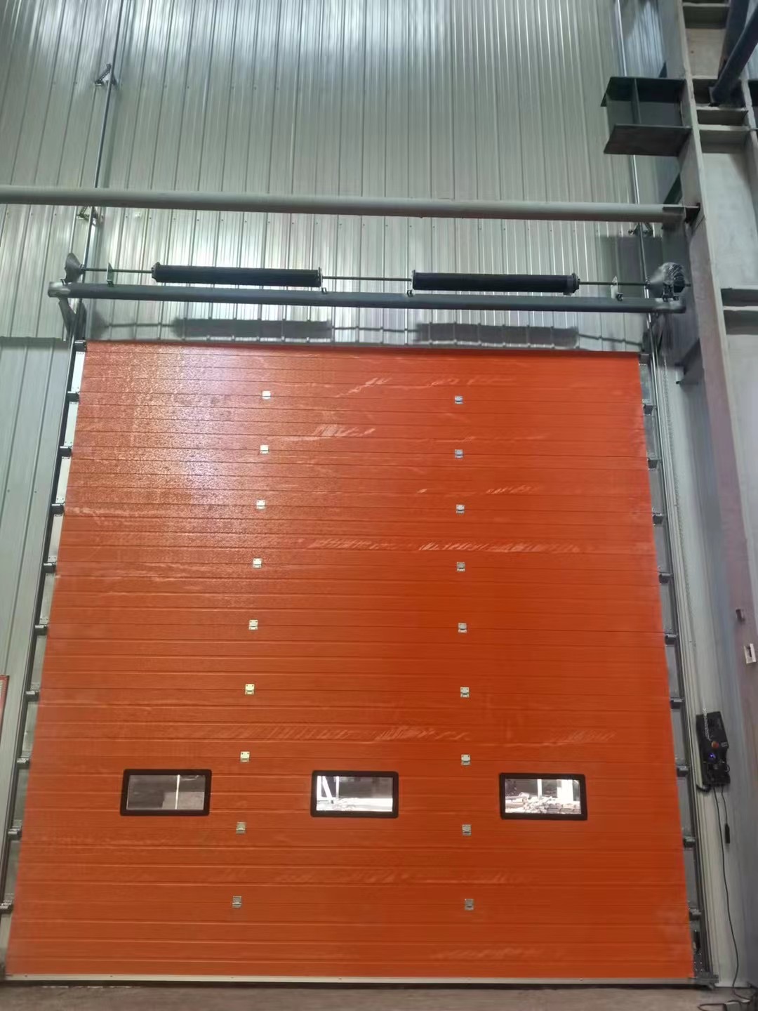 can you use silicone spray on garage door
