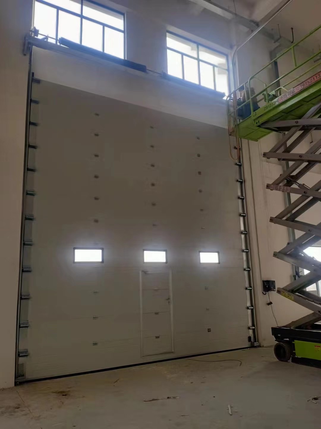 what frequency does garage door openers use