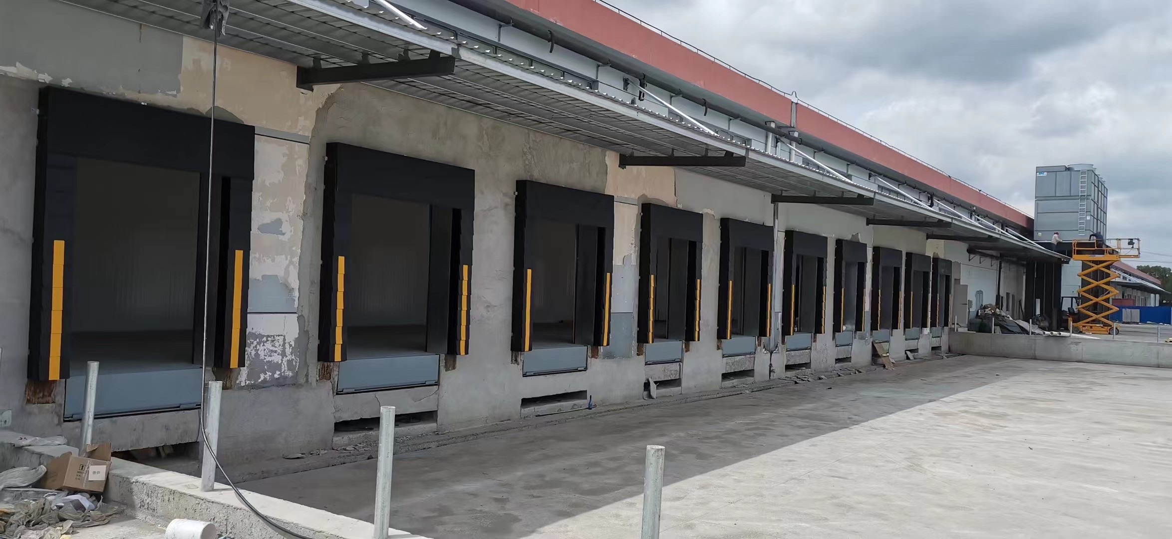can a garage door be forced open