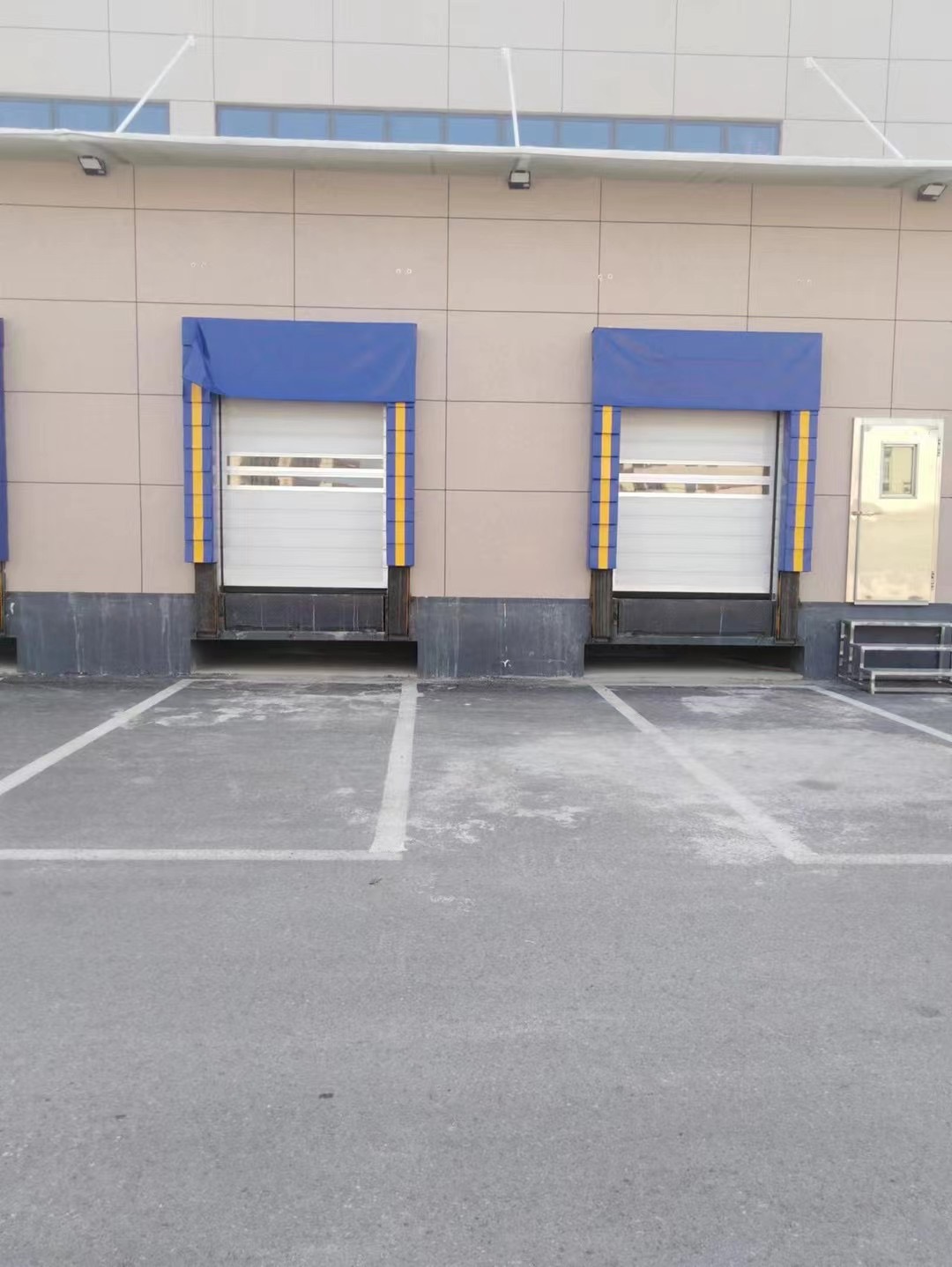are garage doors easy to break into