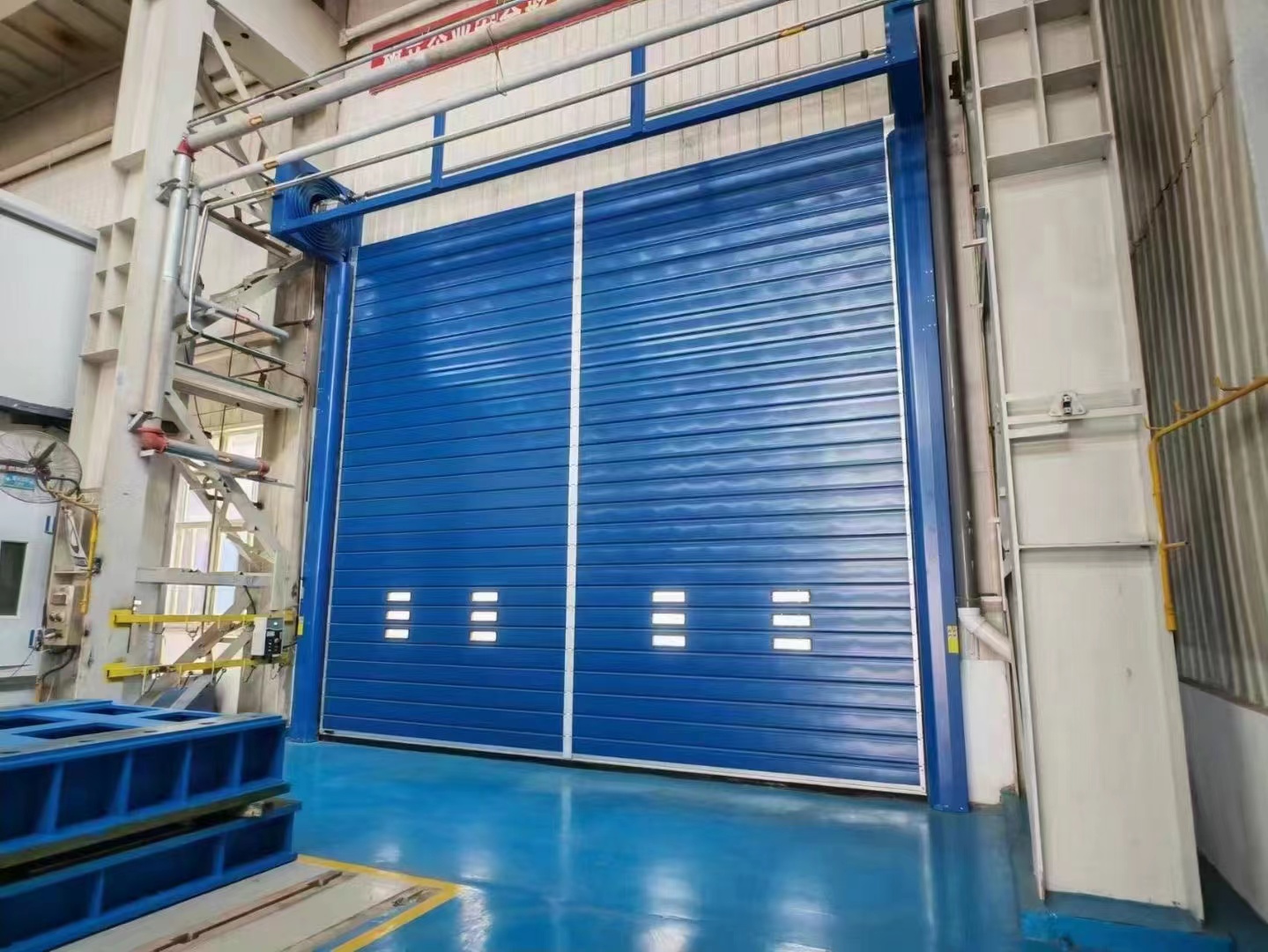 What are the types of fast rolling shutter doors?